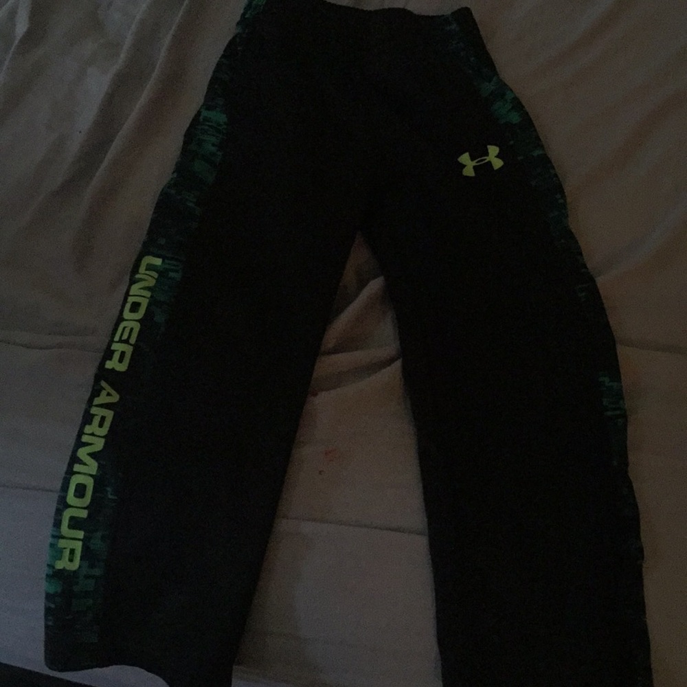 Under armor pants size 4T (toddler)